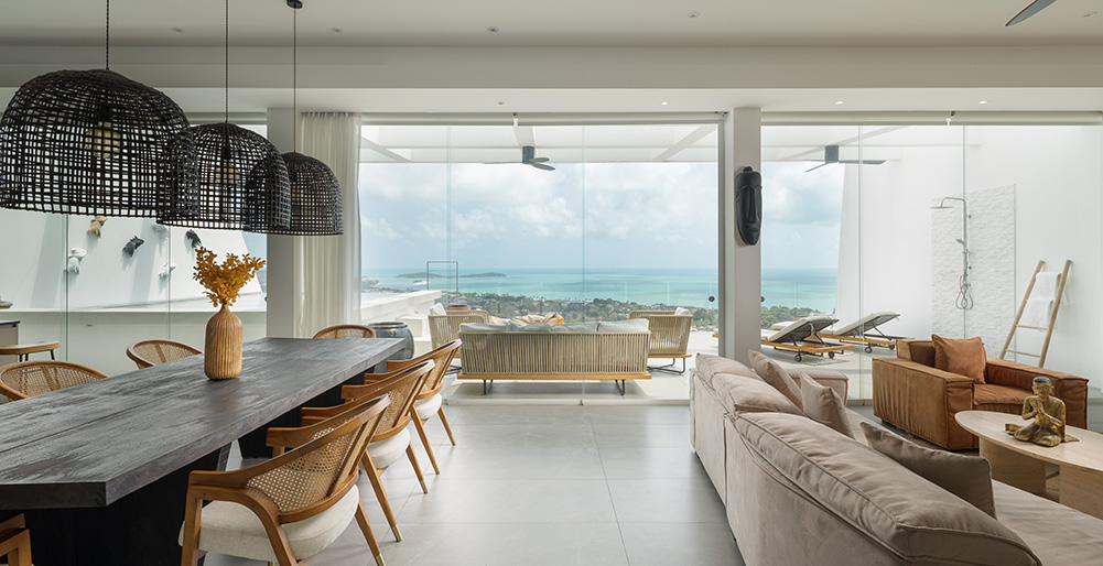 Golden Lotus - The Blossom Villa - Living and dining area by the terrace